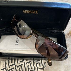 Versace sunglasses 5x wore tort shell  color  like brand new box papers